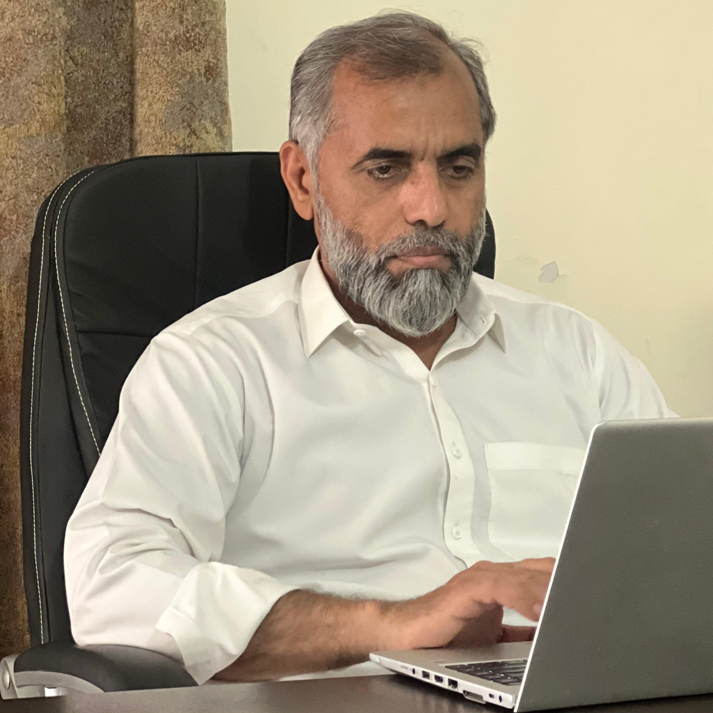 Moiz Ahmed — Founder & Principal Accountant